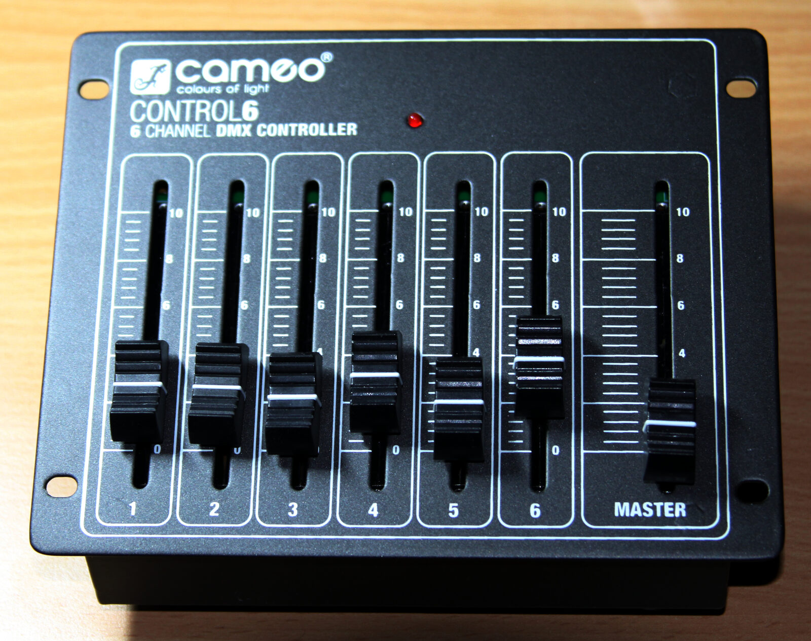DMX-Controller mit Fadern zur Steuerung von Buehnenlicht