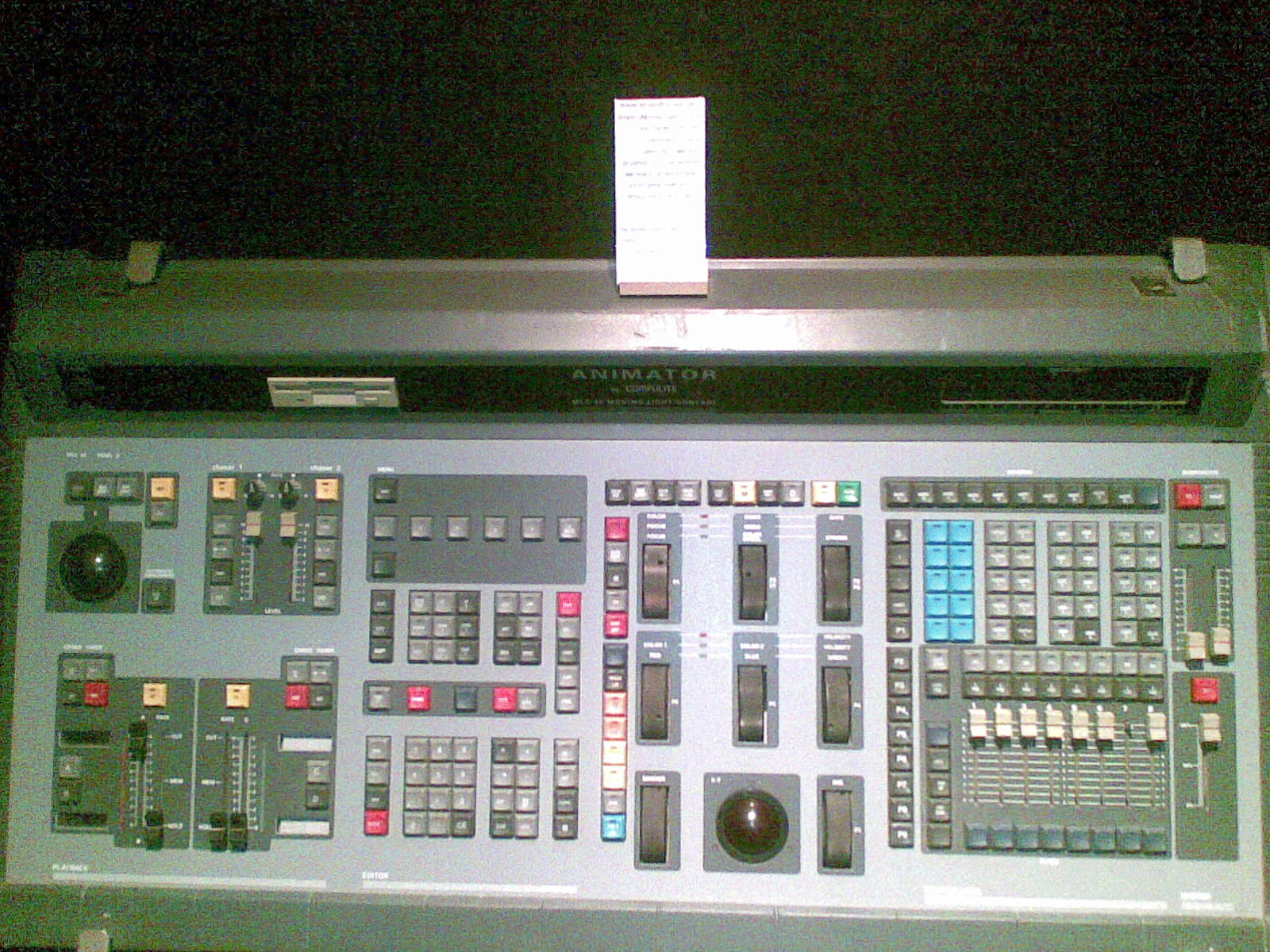 Lighting console handling multiple DMX universes