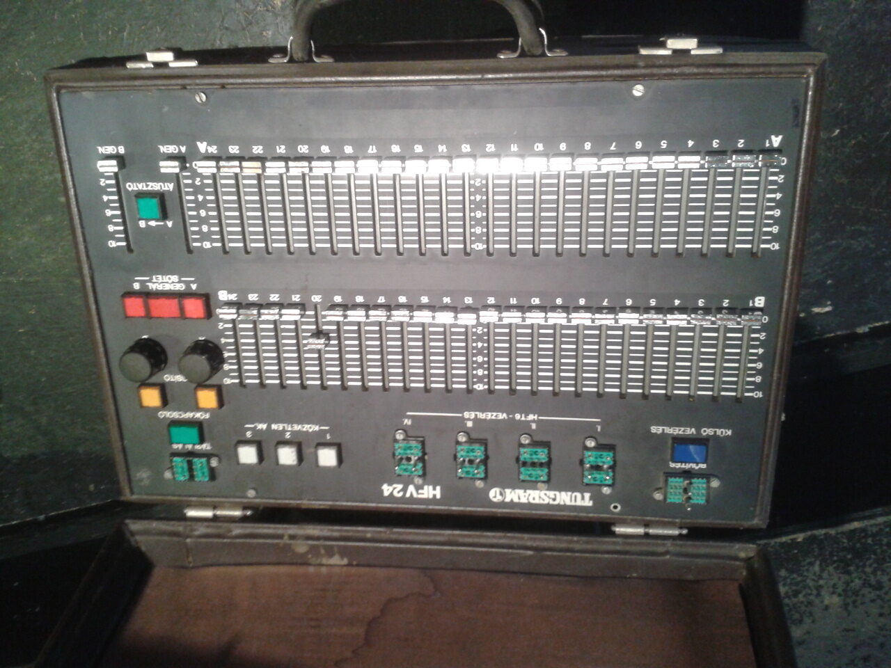 Affordable lighting control console costing under 1000