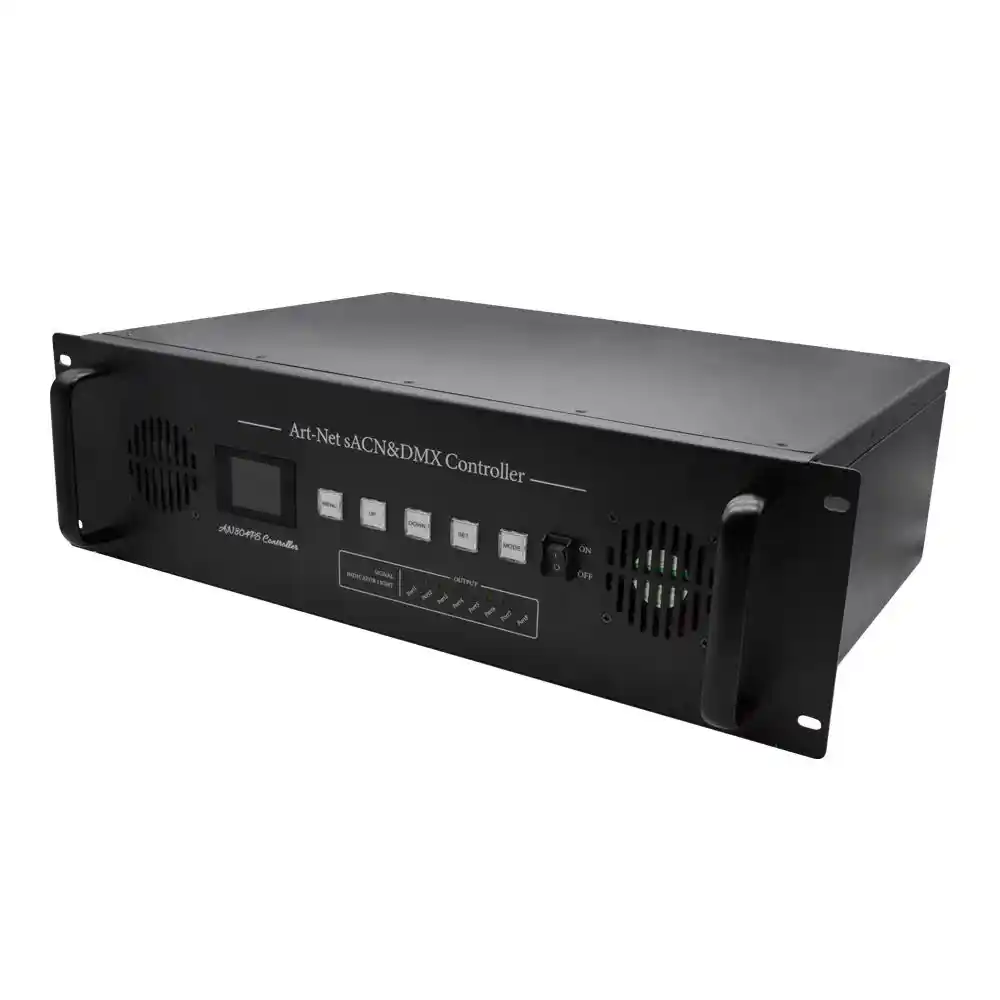 Gros plan sur l'interface réseau d'une console DMX montrant les paramètres Art-Net et sACN pour configurer les univers.